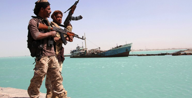 هل يصبح الحوثيين تهديدًا للملاحة الدولية في جنوب البحر الأحمر؟