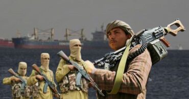 تحالف الضرورة: ماذا عن التعاون بين الحوثى وتنظيم القاعدة فى هجمات البحر الأحمر؟